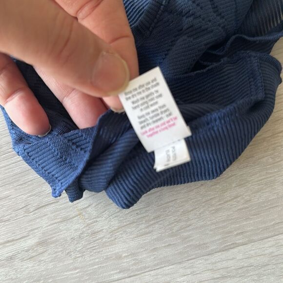 Wicked Weasel Sexy 9219 Peachy Palms Crop Top Navy M NWT - Picture 11 of 15